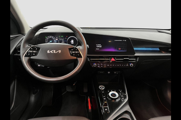 Kia Niro EV Edition Advanced 64.8 kWh | Prijs incl. vooraftrek 2000.- inruilpremie | Automaat | Navi | Clima | Cruise | Stoel & Stuurverwarming | Leder | Schuif Kanteldak | Sensoren |