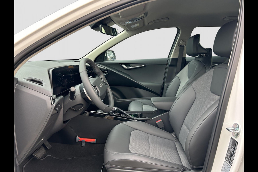 Kia Niro EV Light Edition 64.8 kWh | Prijs incl. vooraftrek 2000.- inruilpremie | Automaat | Clima | Cruise | Camera | Navi | Apple Carplay & Android Auto |