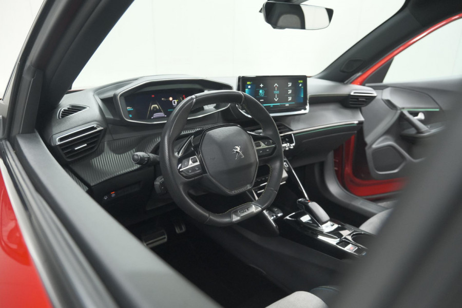 Peugeot e-2008 EV GT Pack 50 kWh | Panoramadak | Camera | Adaptieve Cruise Control | Dodehoekdetectie