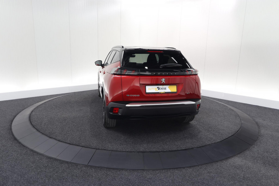 Peugeot e-2008 EV GT Pack 50 kWh | Panoramadak | Camera | Adaptieve Cruise Control | Dodehoekdetectie