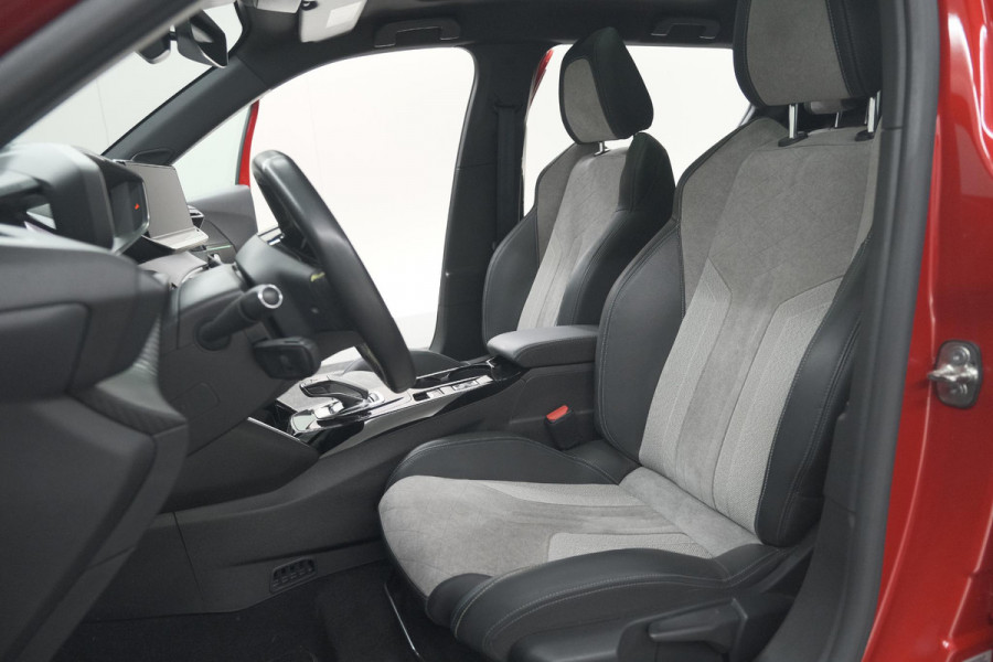 Peugeot e-2008 EV GT Pack 50 kWh | Panoramadak | Camera | Adaptieve Cruise Control | Dodehoekdetectie