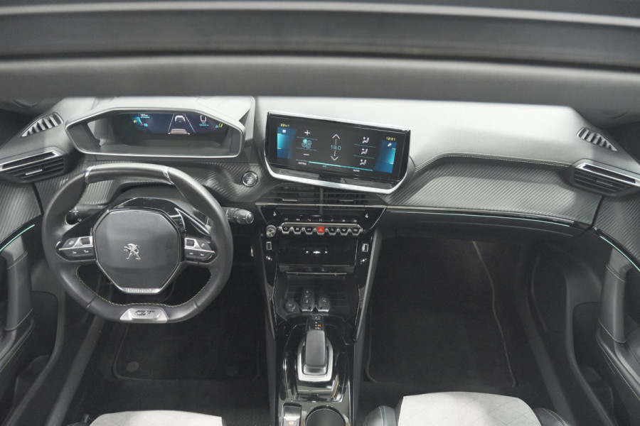 Peugeot e-2008 EV GT Pack 50 kWh | Panoramadak | Camera | Adaptieve Cruise Control | Dodehoekdetectie