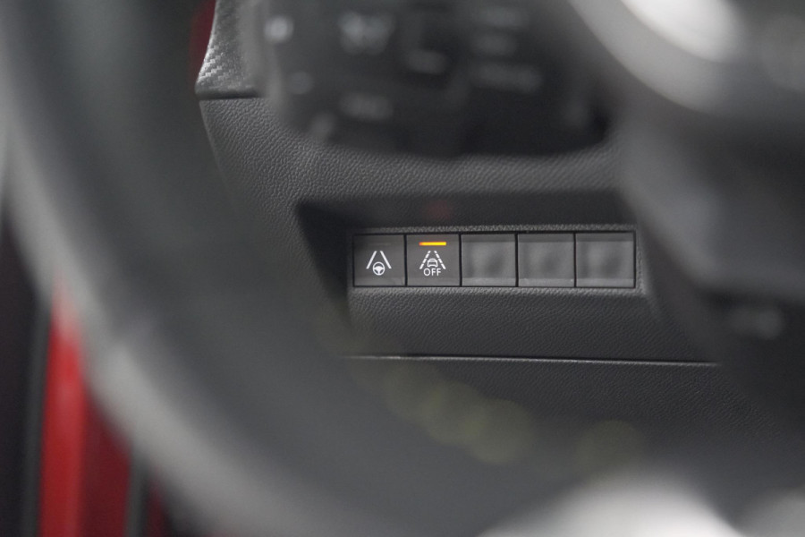 Peugeot e-2008 EV GT Pack 50 kWh | Panoramadak | Camera | Adaptieve Cruise Control | Dodehoekdetectie