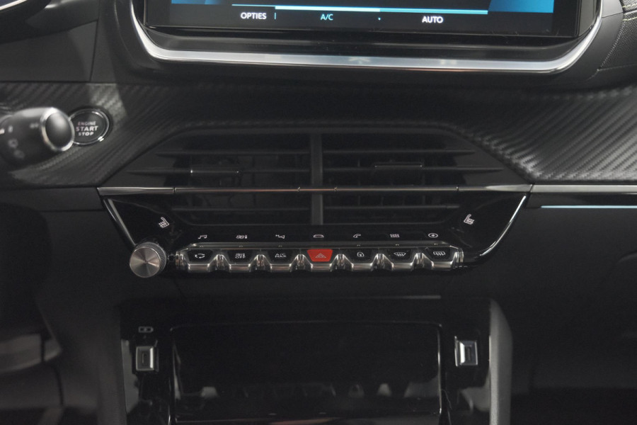 Peugeot e-2008 EV GT Pack 50 kWh | Panoramadak | Camera | Adaptieve Cruise Control | Dodehoekdetectie