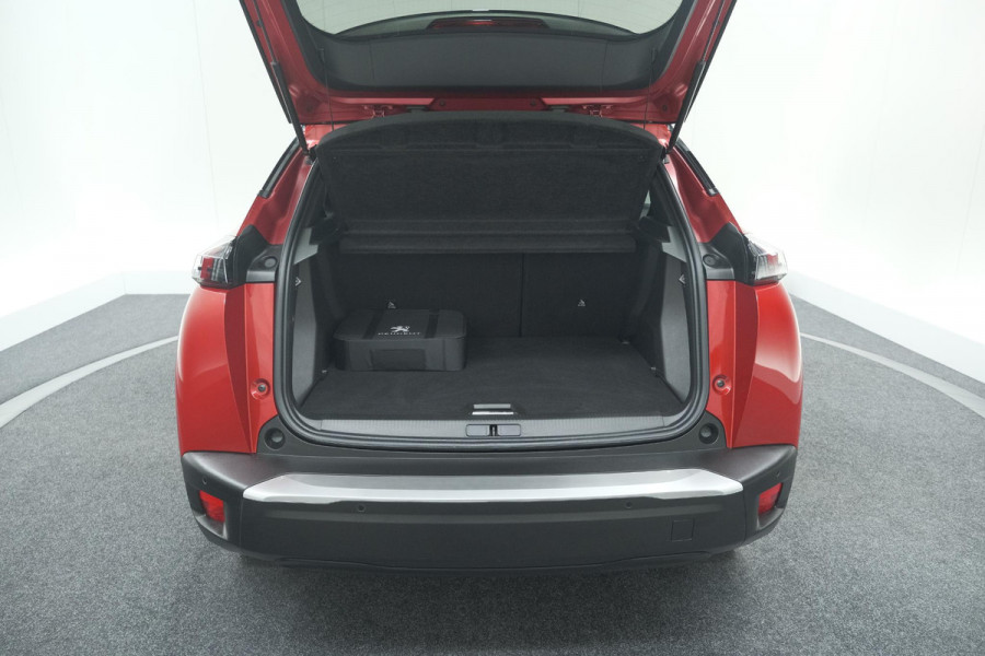 Peugeot e-2008 EV GT Pack 50 kWh | Panoramadak | Camera | Adaptieve Cruise Control | Dodehoekdetectie