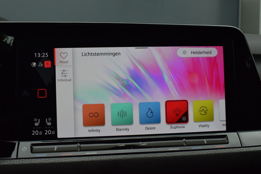Volkswagen Golf GTI 2.0 TSI 245pk DSG | Leer | Pano | HUD | H&K | IQ-light