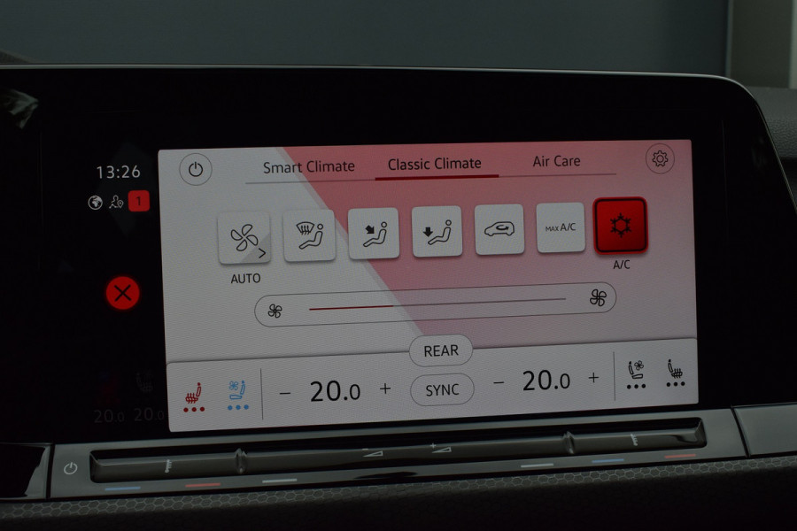 Volkswagen Golf GTI 2.0 TSI 245pk DSG | Leer | Pano | HUD | H&K | IQ-light