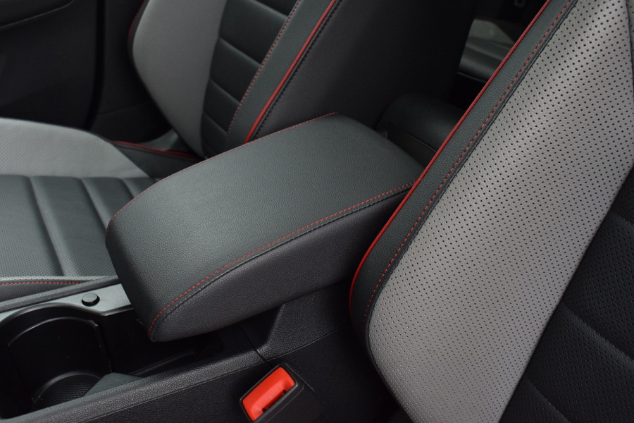Volkswagen Golf GTI 2.0 TSI 245pk DSG | Leer | Pano | HUD | H&K | IQ-light