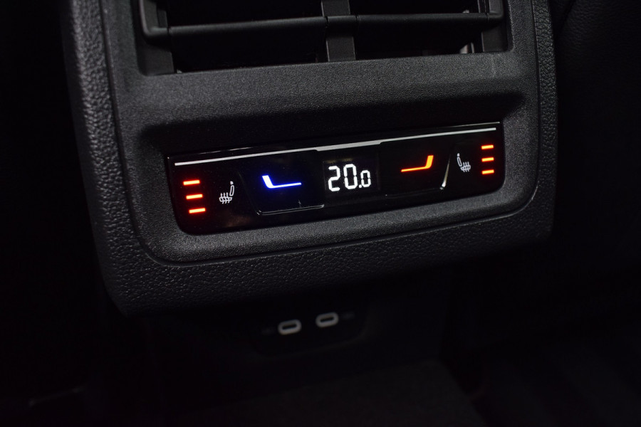 Volkswagen Golf GTI 2.0 TSI 245pk DSG | Leer | Pano | HUD | H&K | IQ-light