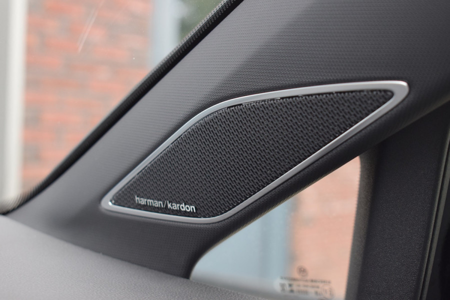Volkswagen Golf GTI 2.0 TSI 245pk DSG | Leer | Pano | HUD | H&K | IQ-light