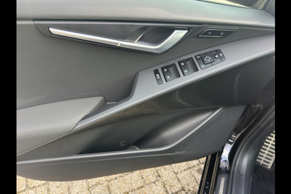 Kia Niro EV ExecutiveLine 64.8 kWh | Automaat | Stoelverkoeling & Verwarming | Camera | Elektrische Geheugenstoelen | Leder | Apple Carplay & Android Auto |