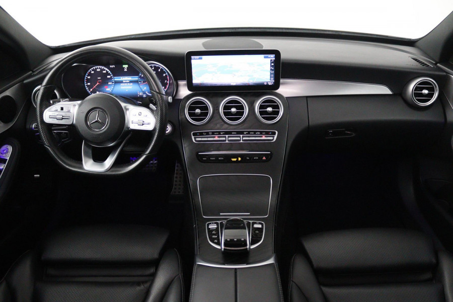 Mercedes-Benz C-Klasse 200 Business Solution AMG (PANORAMADAK, SFEERVERLICHTING, NAVIGATIE, CAMERA, STOELVERWARMING)