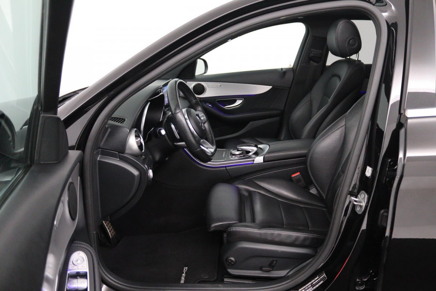 Mercedes-Benz C-Klasse 200 Business Solution AMG (PANORAMADAK, SFEERVERLICHTING, NAVIGATIE, CAMERA, STOELVERWARMING)