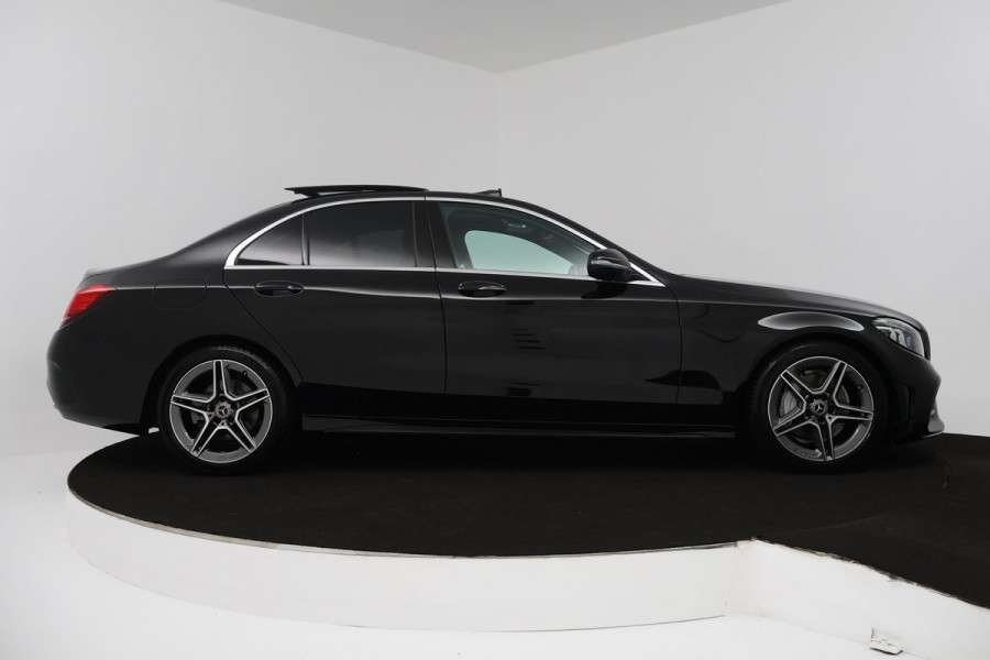 Mercedes-Benz C-Klasse 200 Business Solution AMG (PANORAMADAK, SFEERVERLICHTING, NAVIGATIE, CAMERA, STOELVERWARMING)