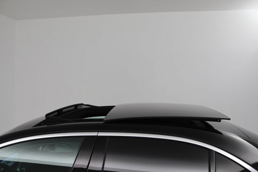 Mercedes-Benz C-Klasse 200 Business Solution AMG (PANORAMADAK, SFEERVERLICHTING, NAVIGATIE, CAMERA, STOELVERWARMING)