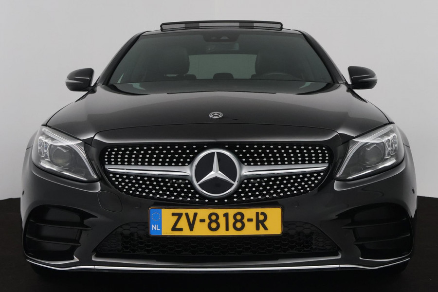 Mercedes-Benz C-Klasse 200 Business Solution AMG (PANORAMADAK, SFEERVERLICHTING, NAVIGATIE, CAMERA, STOELVERWARMING)