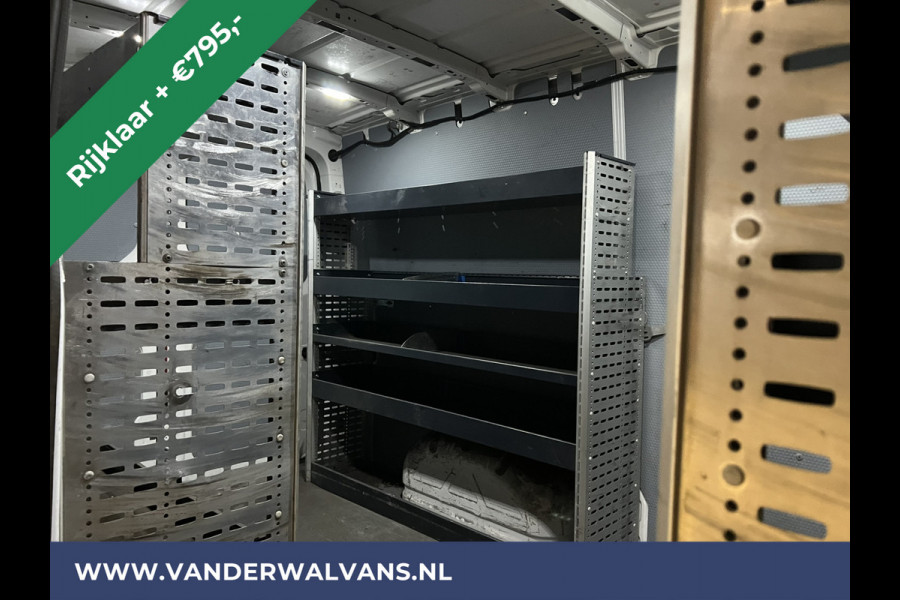 Volkswagen Crafter 2.0 TDI 141pk L3H2 L2H1 inrichting Euro6 *Rijklaar Direct Rijden* Airco | Camera | Apple Carplay | Android Auto Parkeersensoren, Bijrijdersbank, 3000kg trekvermogen