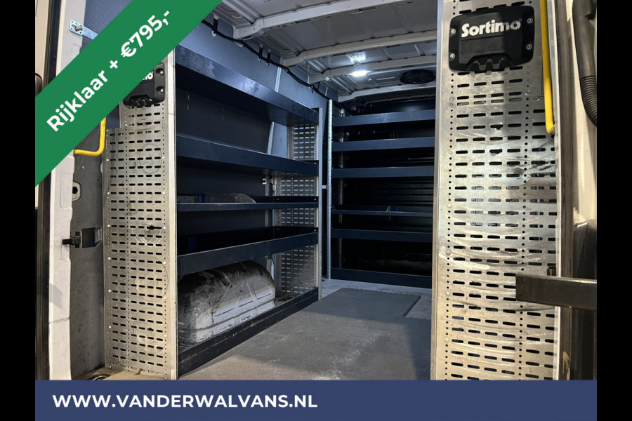 Volkswagen Crafter 2.0 TDI 141pk L3H2 L2H1 inrichting Euro6 *Rijklaar Direct Rijden* Airco | Camera | Apple Carplay | Android Auto Parkeersensoren, Bijrijdersbank, 3000kg trekvermogen