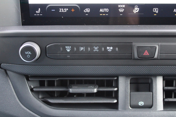 Ford Transit Custom 320 2.0 TDCI L2H1 Trend 170pk - Achterklep - Carplay - Android - LED koplampen - Stoelverwarming - 70l tank - Rijklaar Ford Transit Custom 320 2.0 TDCI L2H1 Trend 170pk - Achterklep - Carplay - Android - LED koplampen - Stoelverwarming - 70l tank - Rijklaar