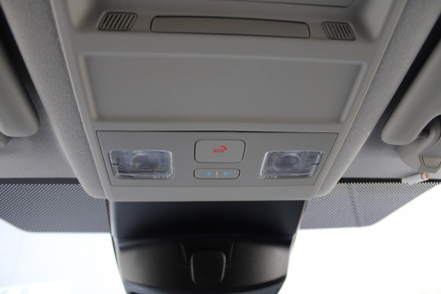 Ford Transit Custom 320 2.0 TDCI L2H1 Trend 170pk - Achterklep - Carplay - Android - LED koplampen - Stoelverwarming - 70l tank - Rijklaar Ford Transit Custom 320 2.0 TDCI L2H1 Trend 170pk - Achterklep - Carplay - Android - LED koplampen - Stoelverwarming - 70l tank - Rijklaar