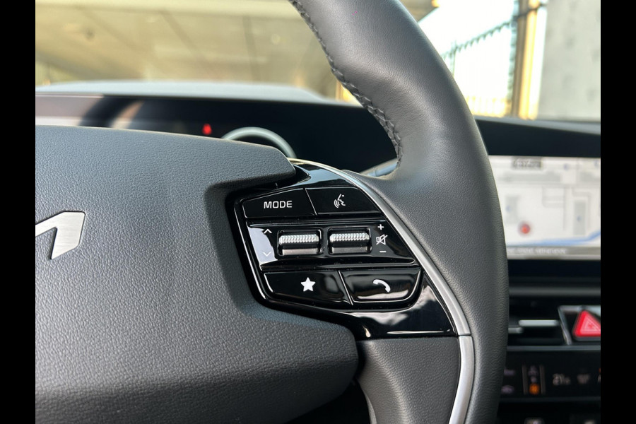 Kia Niro EV DynamicPlusLine 64.8 kWh | Prijs incl. vooraftrek 2000.- inruilpremie | HUD | Cruise | Camera | Open Dak | Stoel & Stuurverwarming | Key-Less | H-Leder |