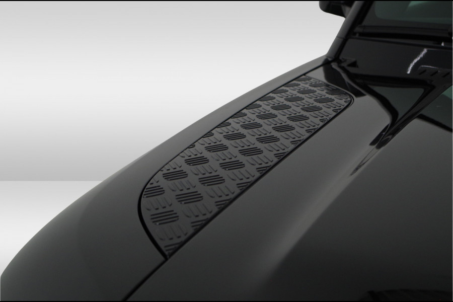 Land Rover Defender 110 2.0 P300e 110 X-Dynamic HSE > Black package/Head-up/Pano.schuif/Trekhaak/Santorini Black... | 3110 | Lease ook mogelijk!