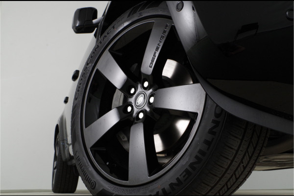 Land Rover Defender 110 2.0 P300e 110 X-Dynamic HSE > Black package/Head-up/Pano.schuif/Trekhaak/Santorini Black... | 3110 | Lease ook mogelijk!