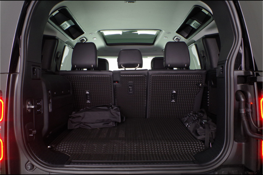 Land Rover Defender 110 2.0 P300e 110 X-Dynamic HSE > Black package/Head-up/Pano.schuif/Trekhaak/Santorini Black... | 3110 | Lease ook mogelijk!