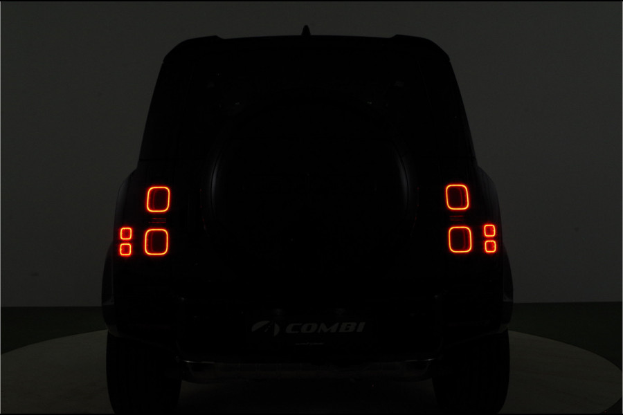 Land Rover Defender 110 2.0 P300e 110 X-Dynamic HSE > Black package/Head-up/Pano.schuif/Trekhaak/Santorini Black... | 3110 | Lease ook mogelijk!