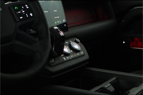 Land Rover Defender 110 2.0 P300e 110 X-Dynamic HSE > Black package/Head-up/Pano.schuif/Trekhaak/Santorini Black... | 3110 | Lease ook mogelijk!