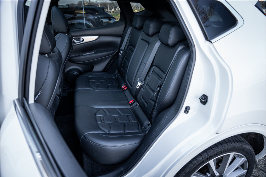 Nissan QASHQAI 1.3 DIG-T Tekna + ** Panodak ** Leder ** Trekhaak ** BOSE