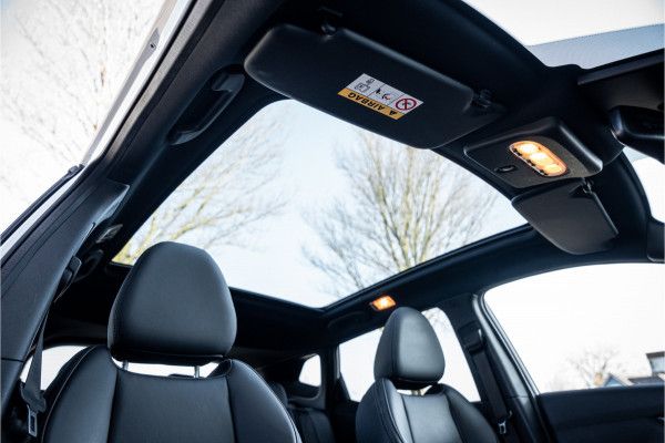 Nissan QASHQAI 1.3 DIG-T Tekna + ** Panodak ** Leder ** Trekhaak ** BOSE