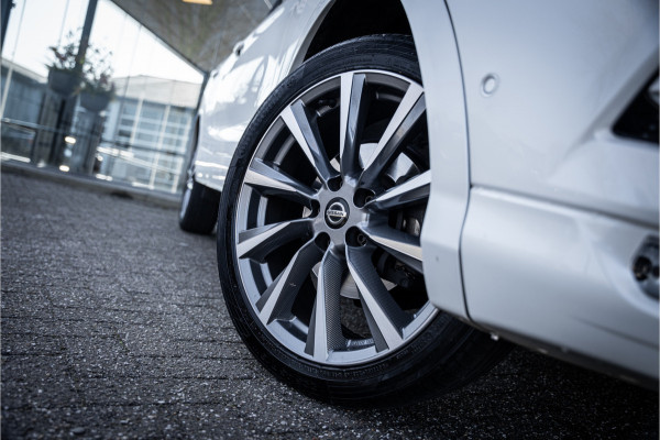 Nissan QASHQAI 1.3 DIG-T Tekna + ** Panodak ** Leder ** Trekhaak ** BOSE