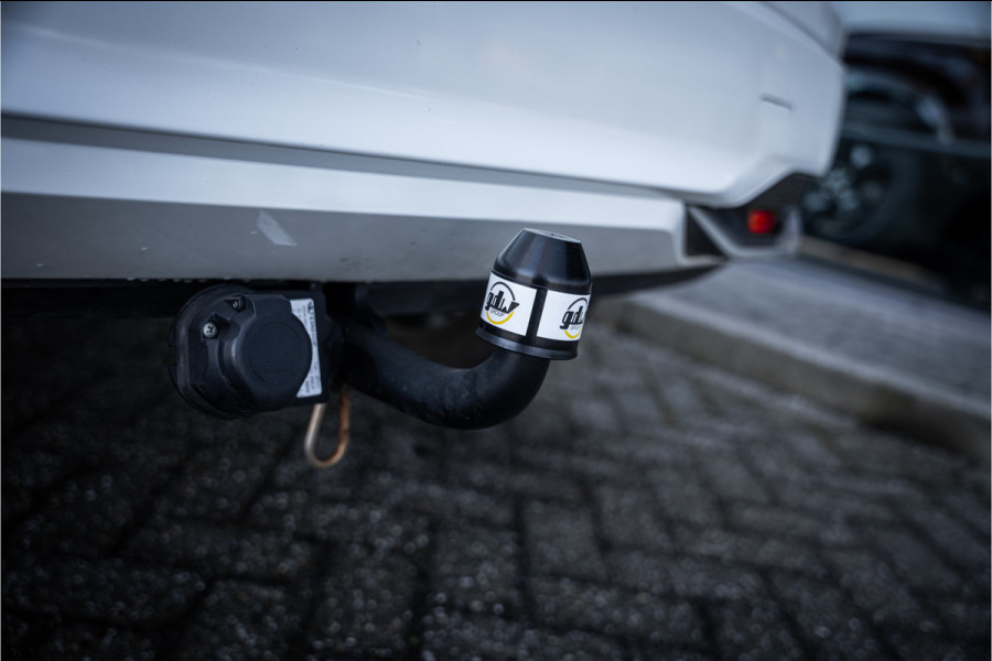 Nissan QASHQAI 1.3 DIG-T Tekna + ** Panodak ** Leder ** Trekhaak ** BOSE