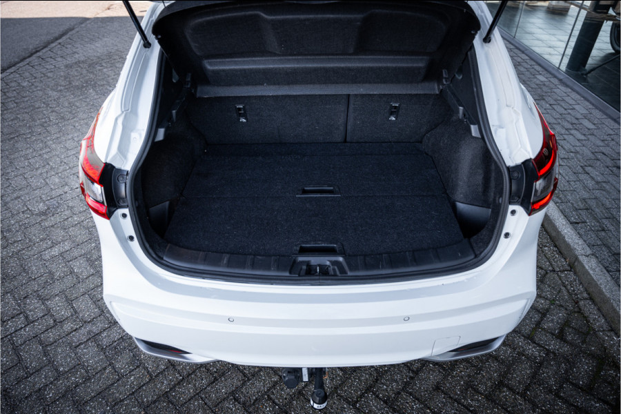 Nissan QASHQAI 1.3 DIG-T Tekna + ** Panodak ** Leder ** Trekhaak ** BOSE