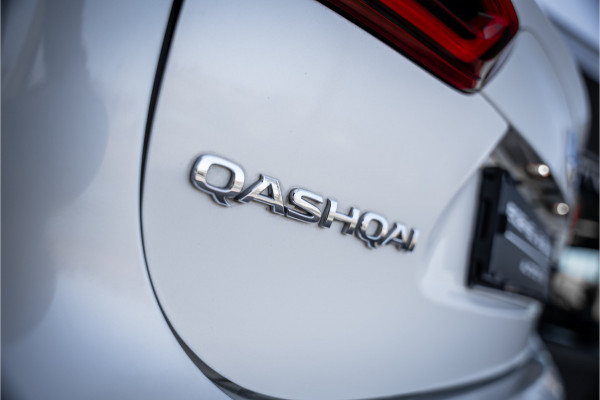 Nissan QASHQAI 1.3 DIG-T Tekna + ** Panodak ** Leder ** Trekhaak ** BOSE