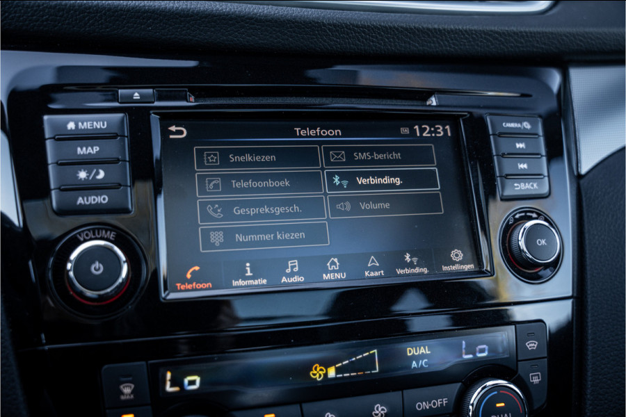 Nissan QASHQAI 1.3 DIG-T Tekna + ** Panodak ** Leder ** Trekhaak ** BOSE