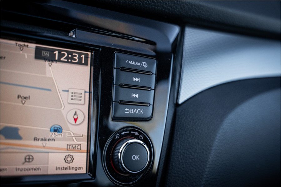 Nissan QASHQAI 1.3 DIG-T Tekna + ** Panodak ** Leder ** Trekhaak ** BOSE