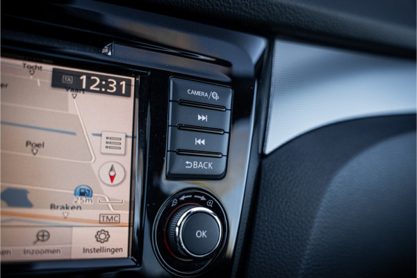 Nissan QASHQAI 1.3 DIG-T Tekna + ** Panodak ** Leder ** Trekhaak ** BOSE