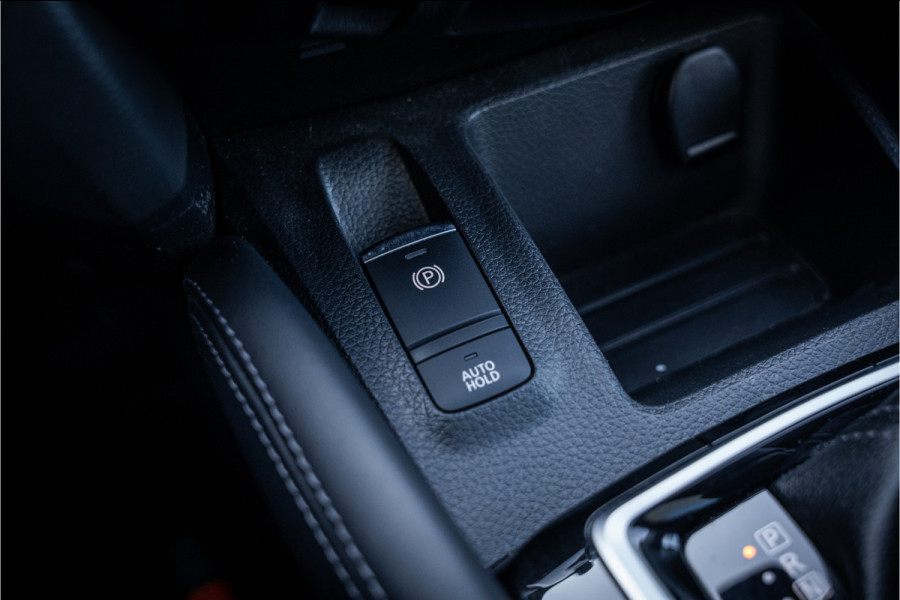 Nissan QASHQAI 1.3 DIG-T Tekna + ** Panodak ** Leder ** Trekhaak ** BOSE