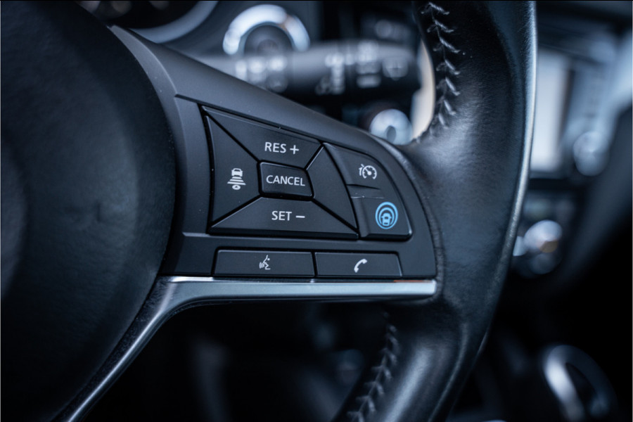 Nissan QASHQAI 1.3 DIG-T Tekna + ** Panodak ** Leder ** Trekhaak ** BOSE