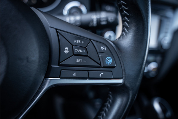 Nissan QASHQAI 1.3 DIG-T Tekna + ** Panodak ** Leder ** Trekhaak ** BOSE