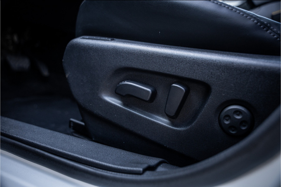 Nissan QASHQAI 1.3 DIG-T Tekna + ** Panodak ** Leder ** Trekhaak ** BOSE