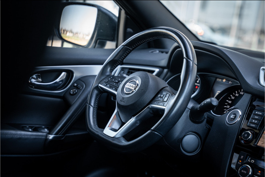 Nissan QASHQAI 1.3 DIG-T Tekna + ** Panodak ** Leder ** Trekhaak ** BOSE