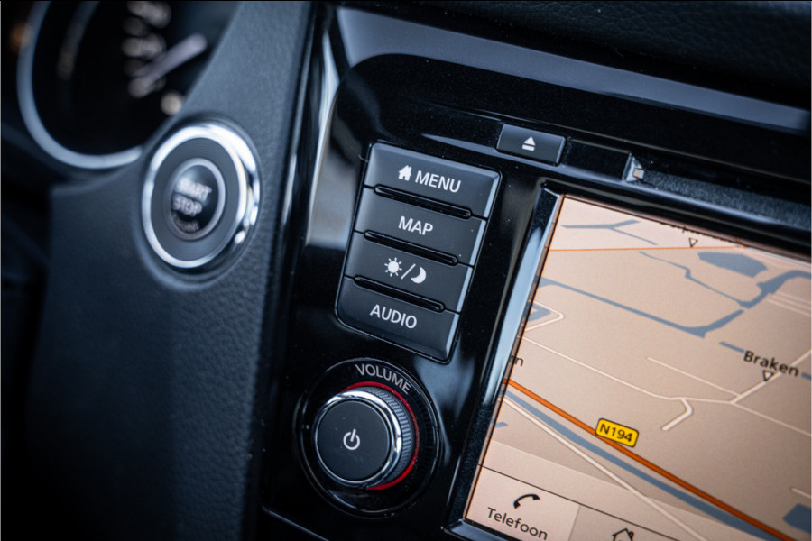 Nissan QASHQAI 1.3 DIG-T Tekna + ** Panodak ** Leder ** Trekhaak ** BOSE