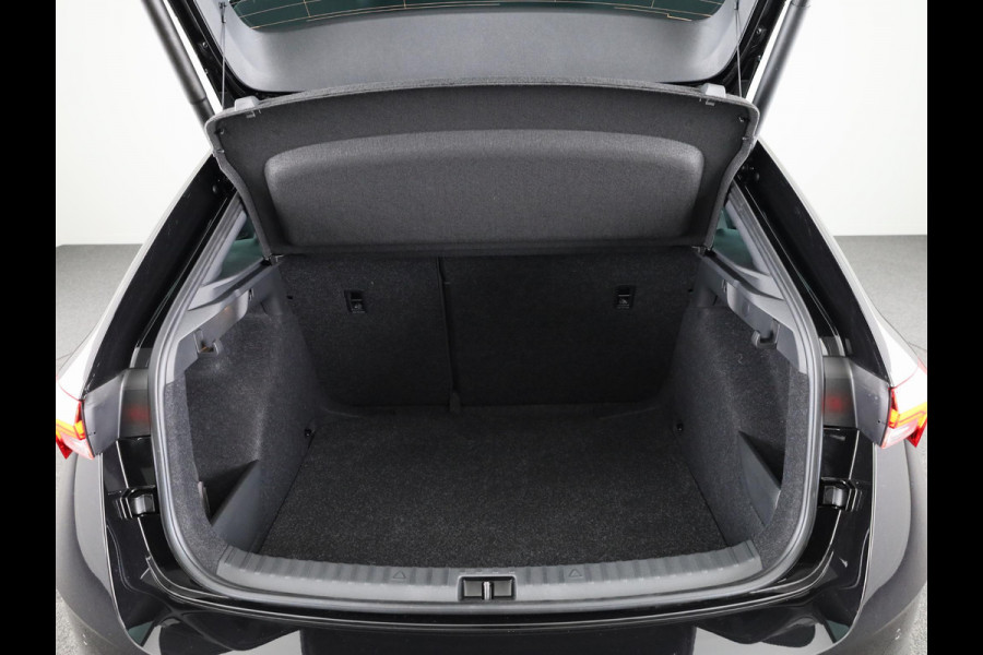 Škoda SCALA Monte Carlo 1.0 TSI 115 pk 7 versn. DSG | Travel assist plus | Winter pakket | 18 inch lichtmetalen velgen