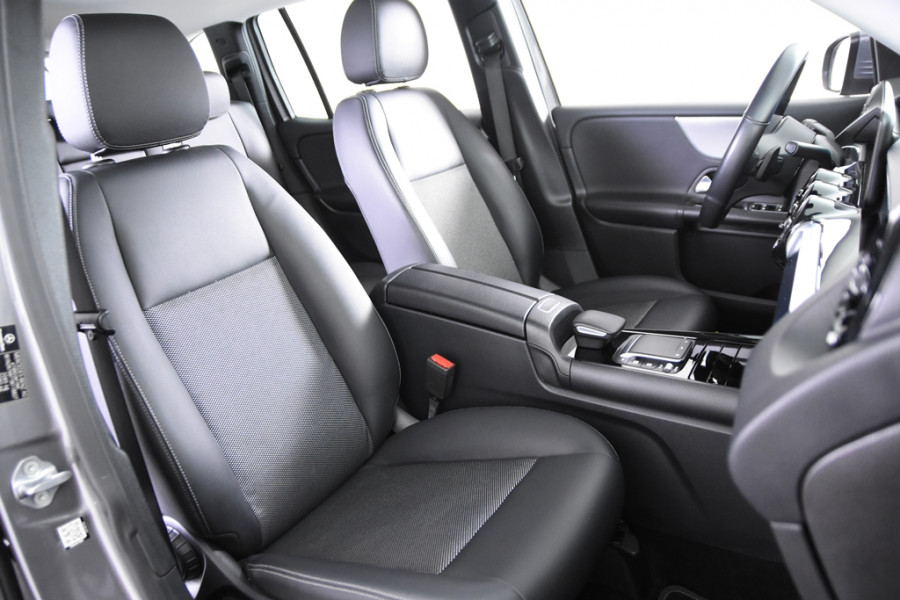 Mercedes-Benz Glb 200 *1ste Eigenaar*Navigatie*Leer*Stoelverwarming*Parkassist*