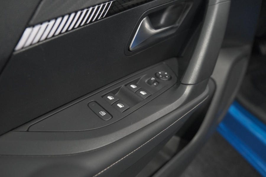 Peugeot 2008 PureTech 130 EAT8 Blue Lease Allure | Camera | Navigatie | Parkeersensoren | Apple Carplay