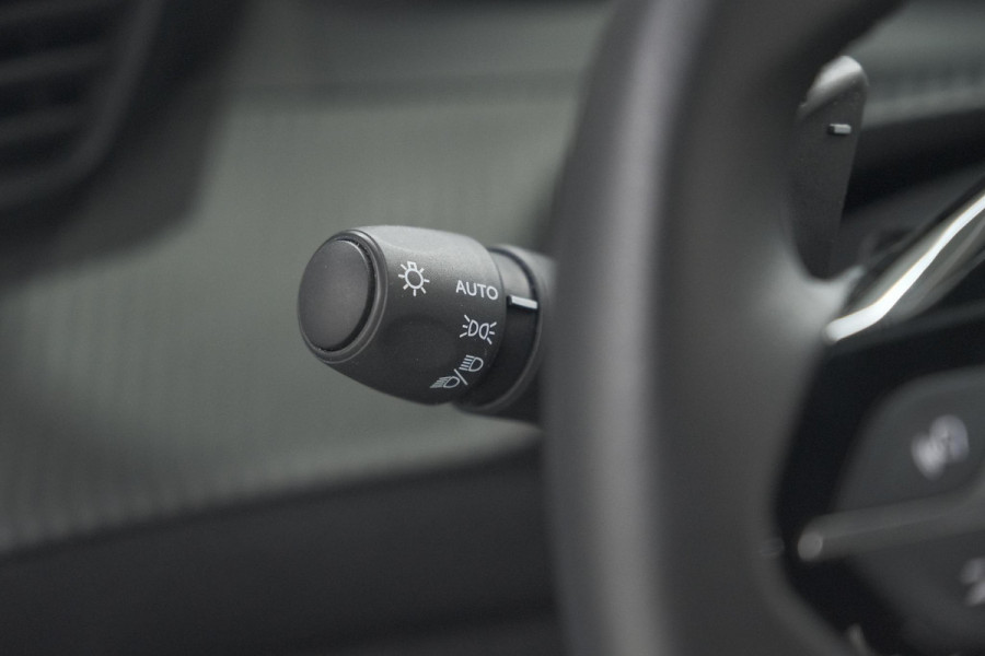 Peugeot 2008 PureTech 130 EAT8 Blue Lease Allure | Camera | Navigatie | Parkeersensoren | Apple Carplay