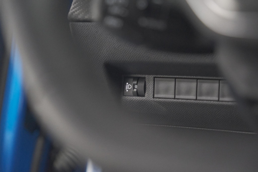 Peugeot 2008 PureTech 130 EAT8 Blue Lease Allure | Camera | Navigatie | Parkeersensoren | Apple Carplay